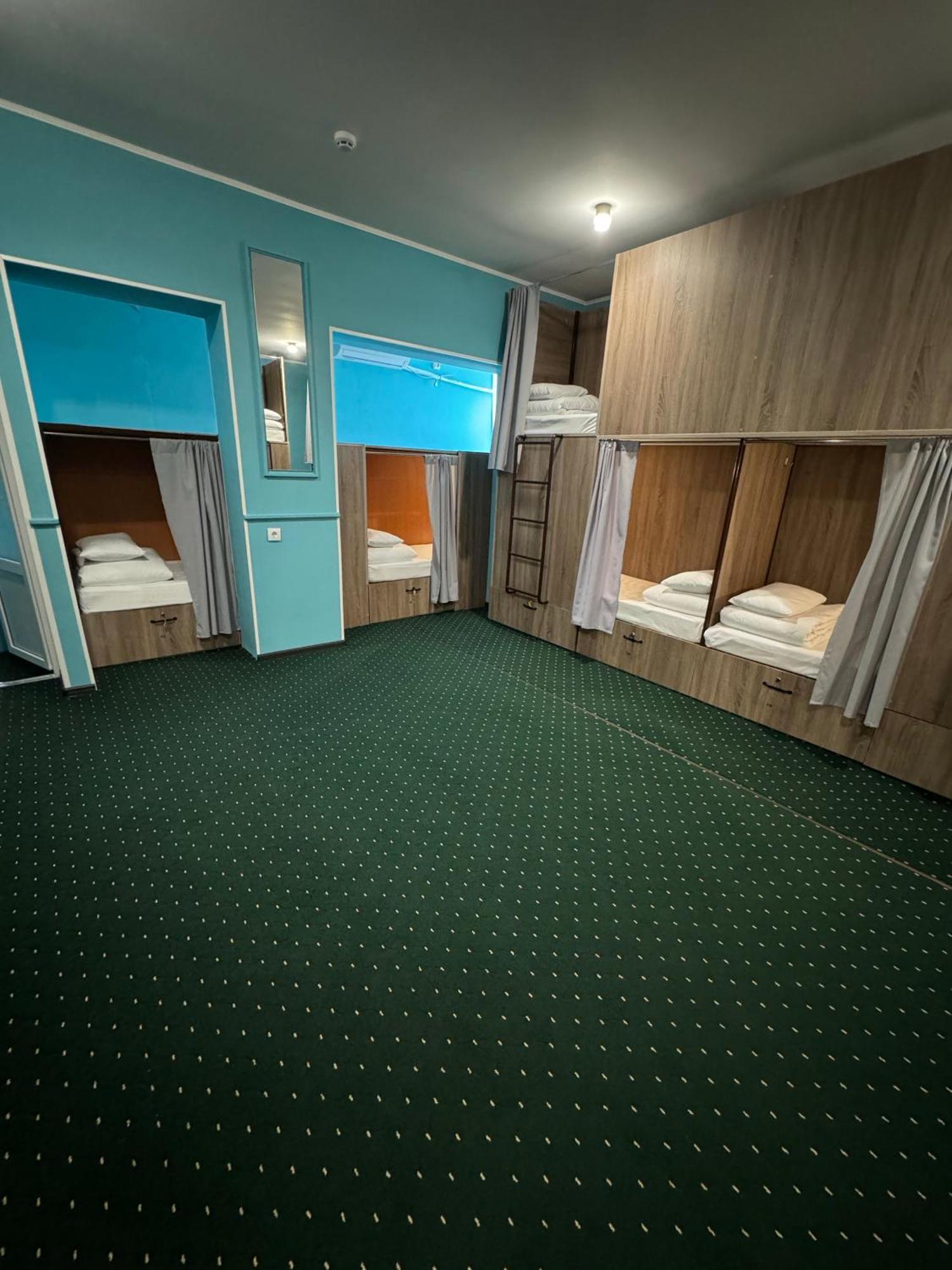 All Eyes Hostel Kamianets-Podilskyi Exterior photo