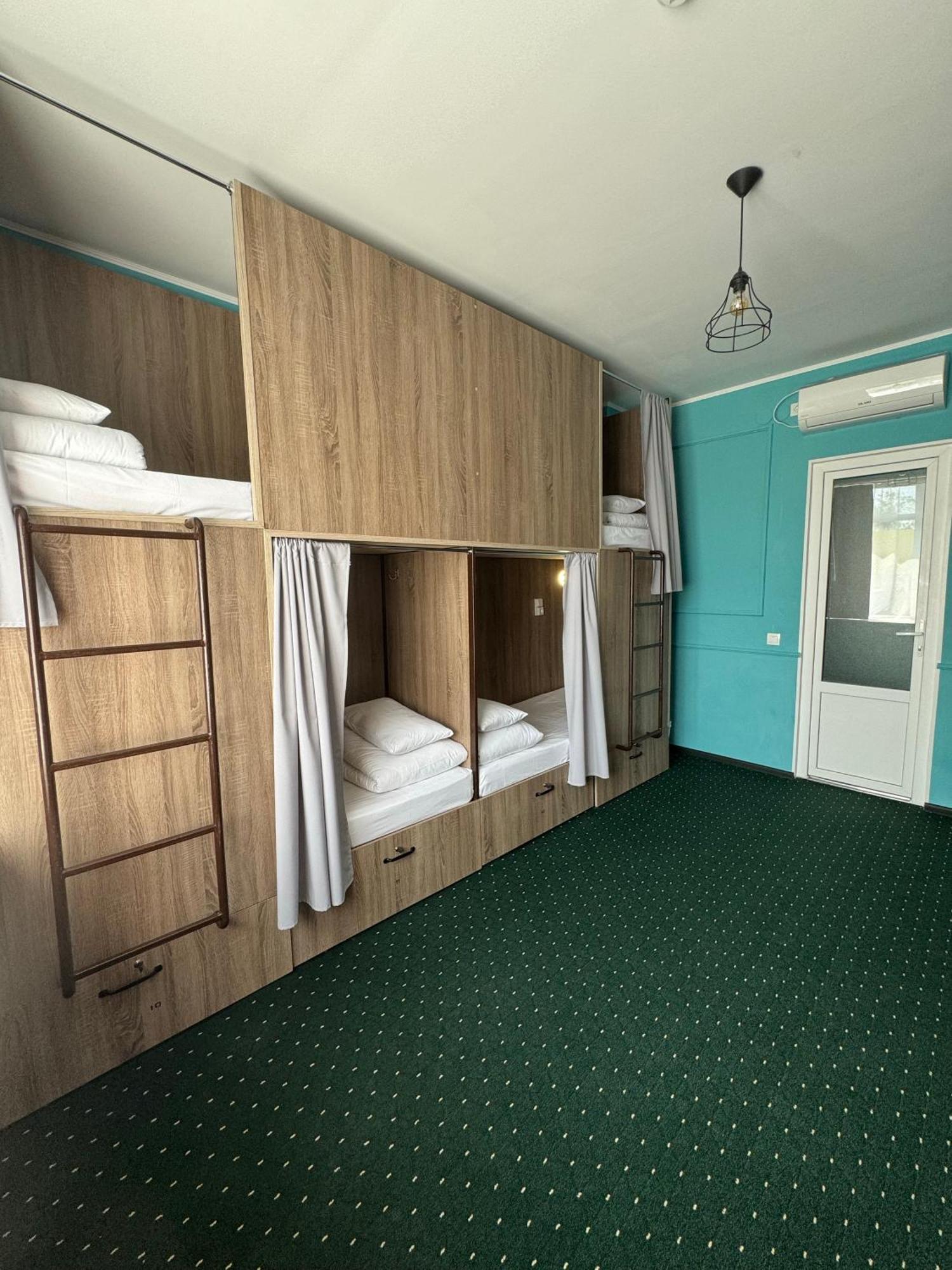 All Eyes Hostel Kamianets-Podilskyi Exterior photo